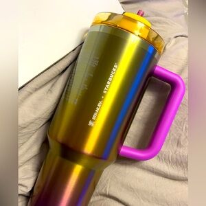 Stanley Starbucks 2024…. She beautiful brand new comes with box
